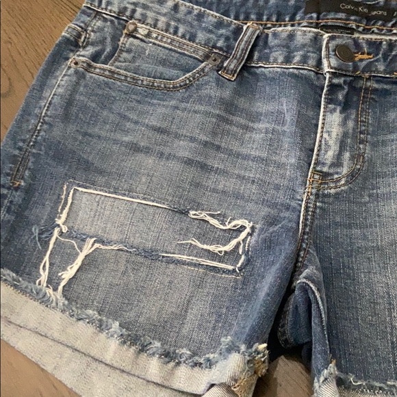 Calvin Klein Patched Jean Shorts Size 8 29w - Picture 4 of 5